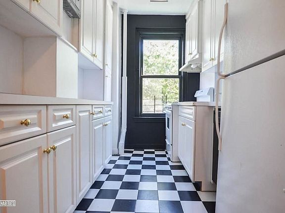 2nd image of 201 W 77th St APT 4D