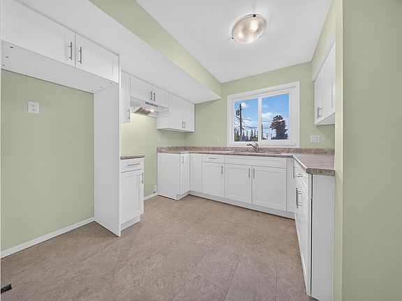 2nd image of 9516 Rotary St #101