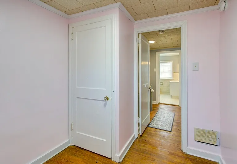 824 Wabank St — Photo 23