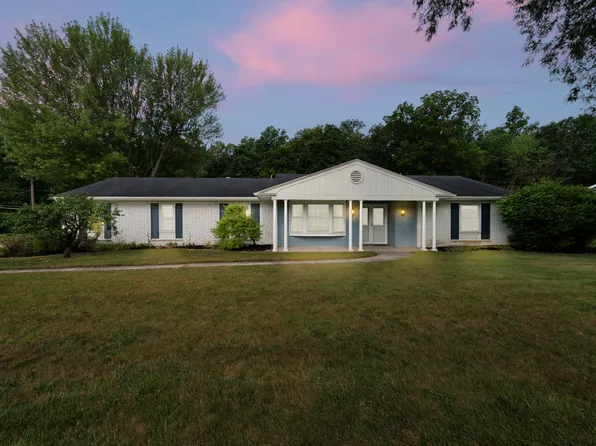 4903 Forest Grove Dr, Fort Wayne, IN 46835