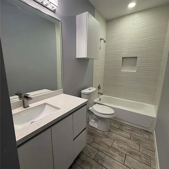 1316 S Xanthia St #4 — Photo 13