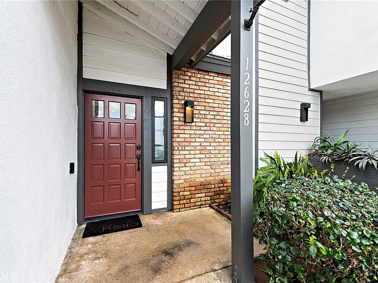 12628 Newport Ave — Photo 32