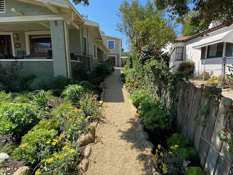 323 E Micheltorena St — Photo 9