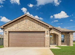 1722 Farmer St, Pea Ridge, AR 72751