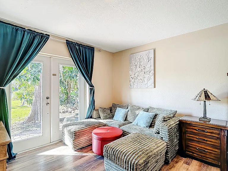 17208 Orangewood Dr — Photo 26