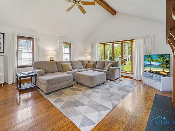 5th image of 3713 Beverly Dr