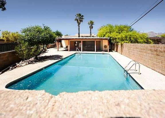 2nd image of 5877 N Calle De Las Lomitas