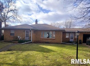 210 S Hickory St, Wenona, IL 61377