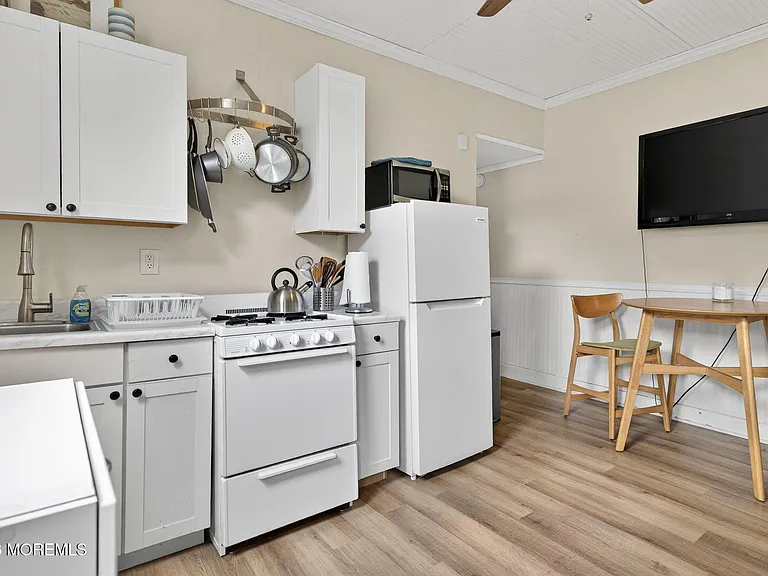 71 Webb Ave #B — Photo 3