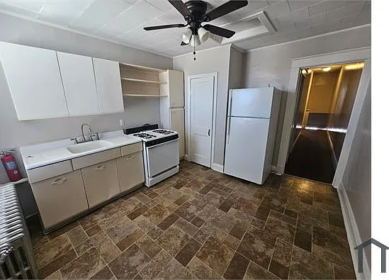 2 bed, 800 sqft, $1,350 — Photo 1