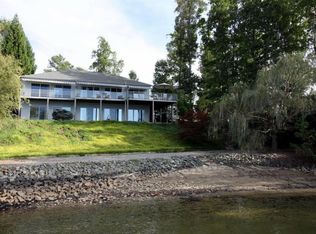 140 Three Pointe Isle Dr, Penhook, VA 24137