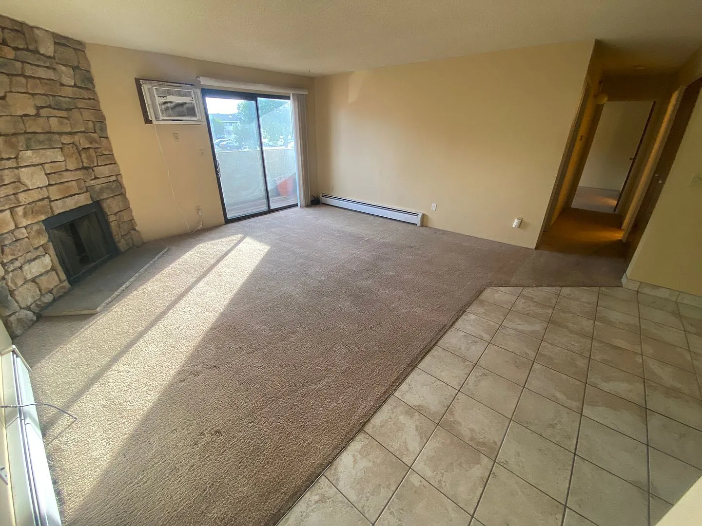 Oak Park Condo! License #BFN-0004006 — Photo 3