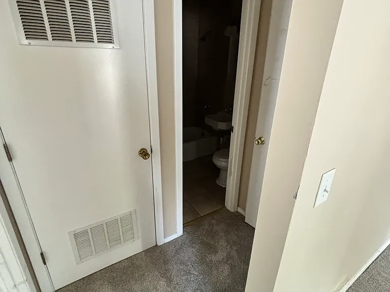 7343 S 71st Ave — Photo 9