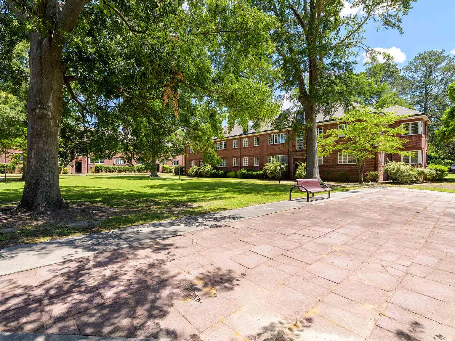 Kinston Oaks Apartments — Photo 3