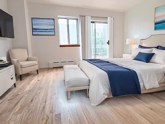 4th image of 4310 Broadway Floor 2A