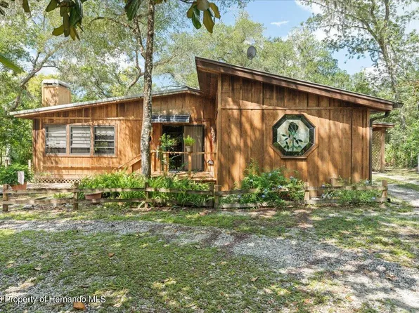 5239 Olivet Dr, Dade City, FL 33523