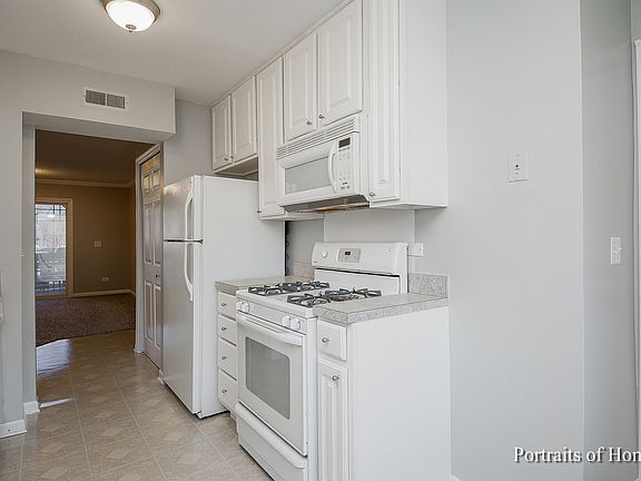 5th image of 1992 Tall Oaks Dr APT 1A