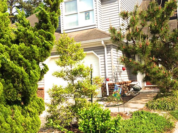 2nd image of 118 Gnarled Oak Ln