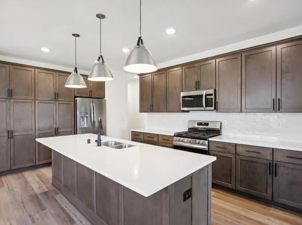 508 Hickory Hollow ROAD #0202, Waterford, WI 53185