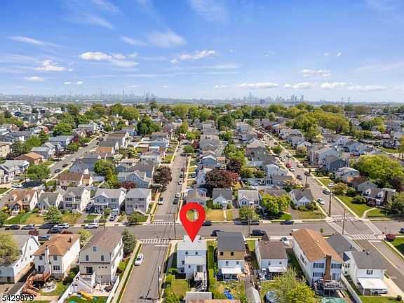 3rd image of 765 Chase Ave