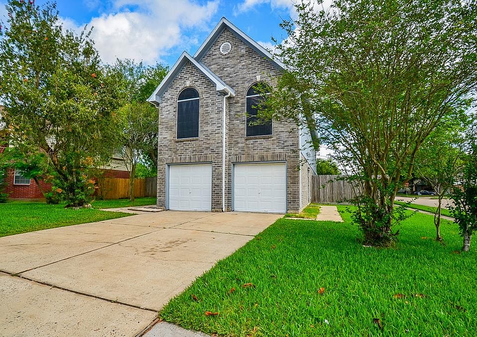 1st image of 1101 Lochmoor Ln