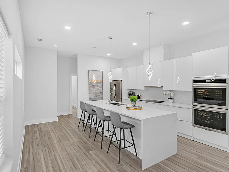 2423 Crossman Ave — Photo 13