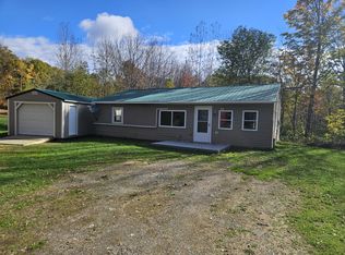 947 Moosehead Trl, Dixmont, ME 04932