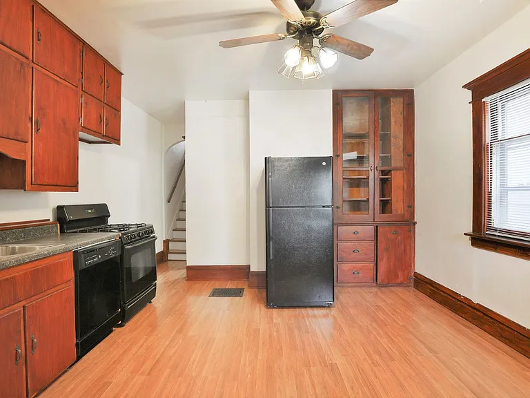 23 E Blake Ave — Photo 5