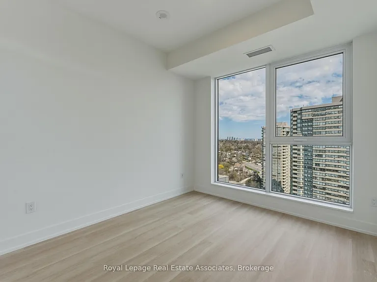25 Cordova Ave #1802 — Photo 11