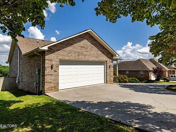4th image of 912 Saint Johns Dr