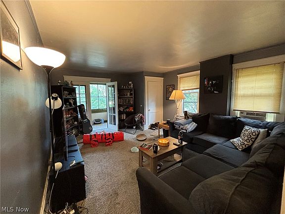 5th image of 111 S Rose Blvd