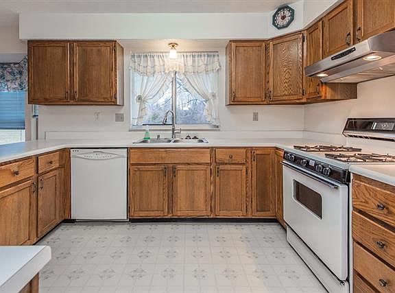 5th image of 711 Prigge Meadows Ct
