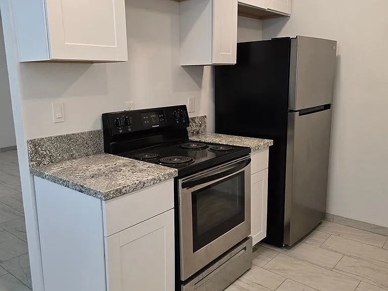 511 N Iroquois Ave — Photo 24