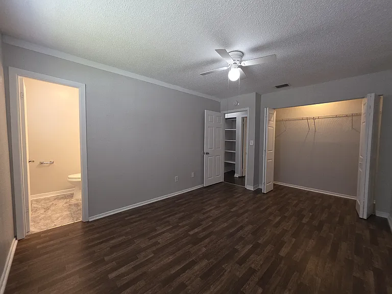 843 Grove Ave — Photo 6