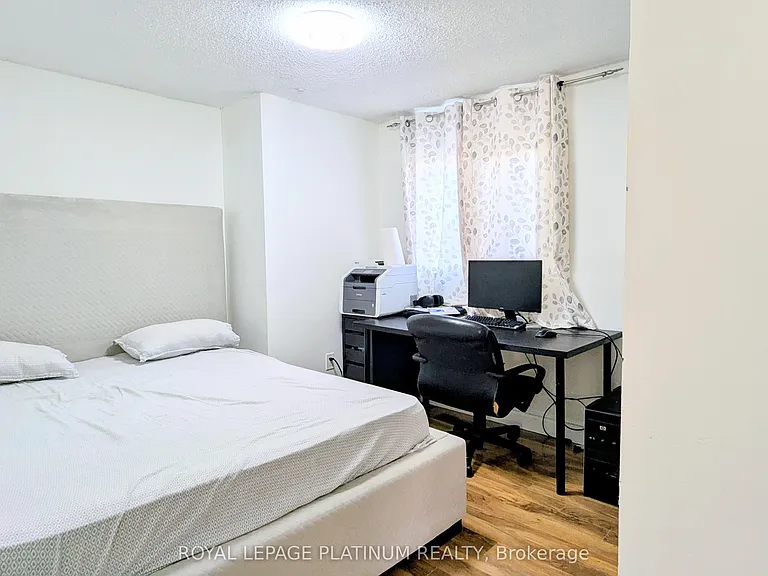 4 Gervais Dr — Photo 21