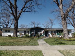 824 Cherry St, Uvalde, TX 78801