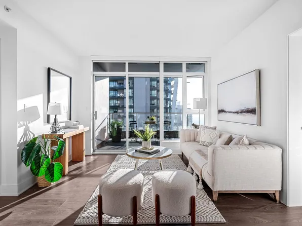 450 Westview St #1207, Coquitlam, BC V3K 0G3