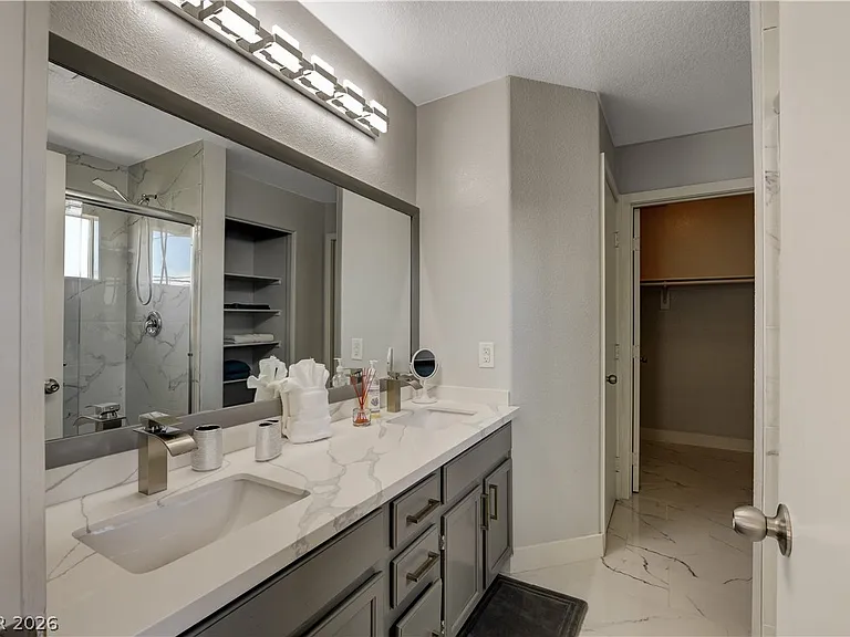 7301 Casa Solar Ct — Photo 10