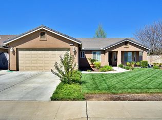 1800 Heidi Ave, Sanger, CA 93657