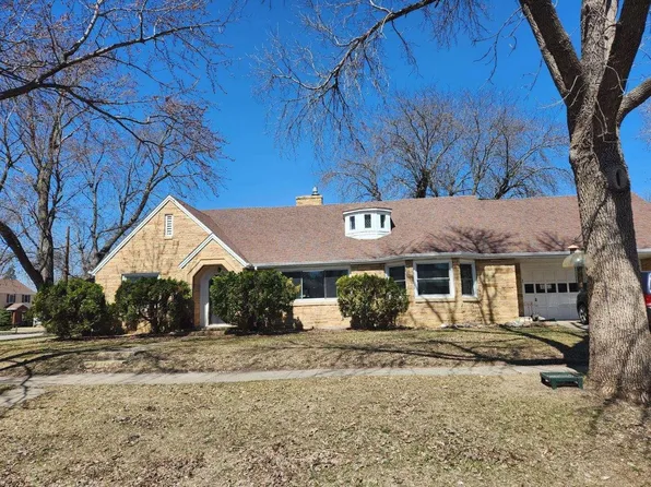 400 E Prairie St, Belle Plaine, MN 56011
