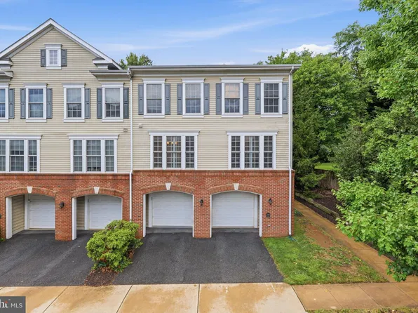 7064 Huntley Run Pl #102B, Alexandria, VA 22306