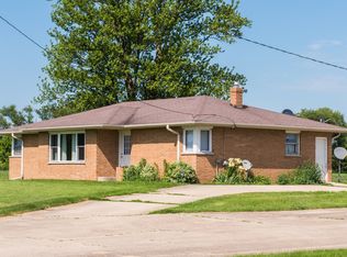 23484 Larson Rd, Sycamore, IL 60178