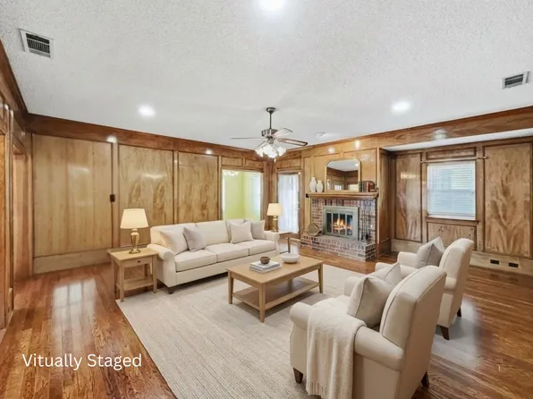 302 W Apollo Rd, Garland, TX 75040