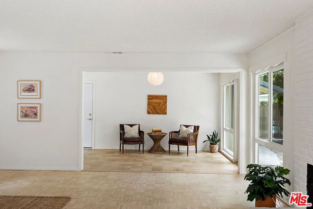 3 bed, 2.0 bath, 1754 sqft, $4,600 — Photo 3
