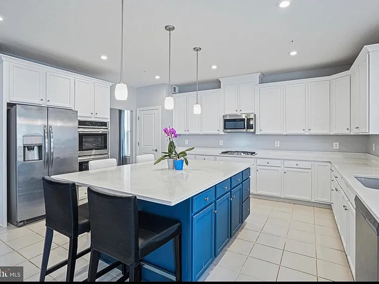3813 Gentle Breeze Dr — Photo 6