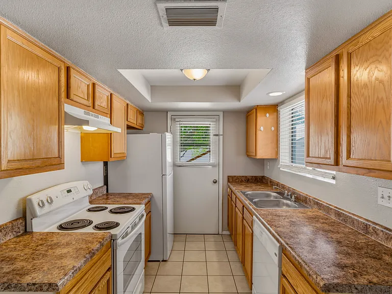 645 W Rio Salado Pkwy #C-102 — Photo 5