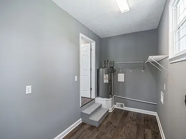 1010 Gifford Ln, Bethpage, TN 37022