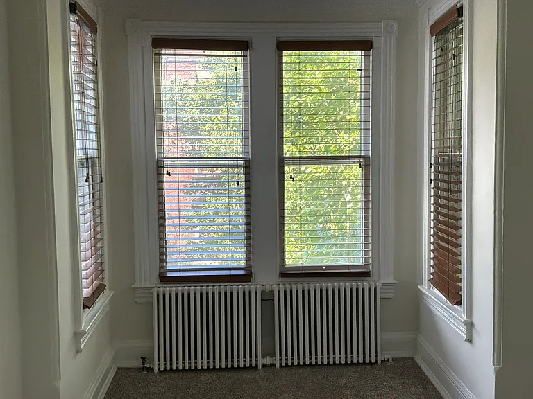 123 7th St NE #1 — Photo 8