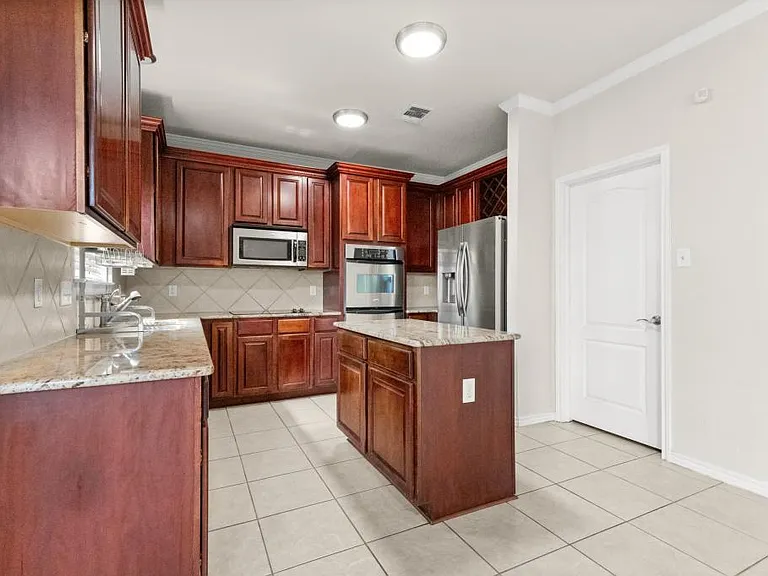 2802 Scottsdale Dr — Photo 10