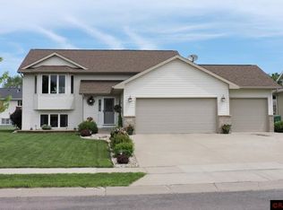 112 Cheetah Ln, Mankato, MN 56001